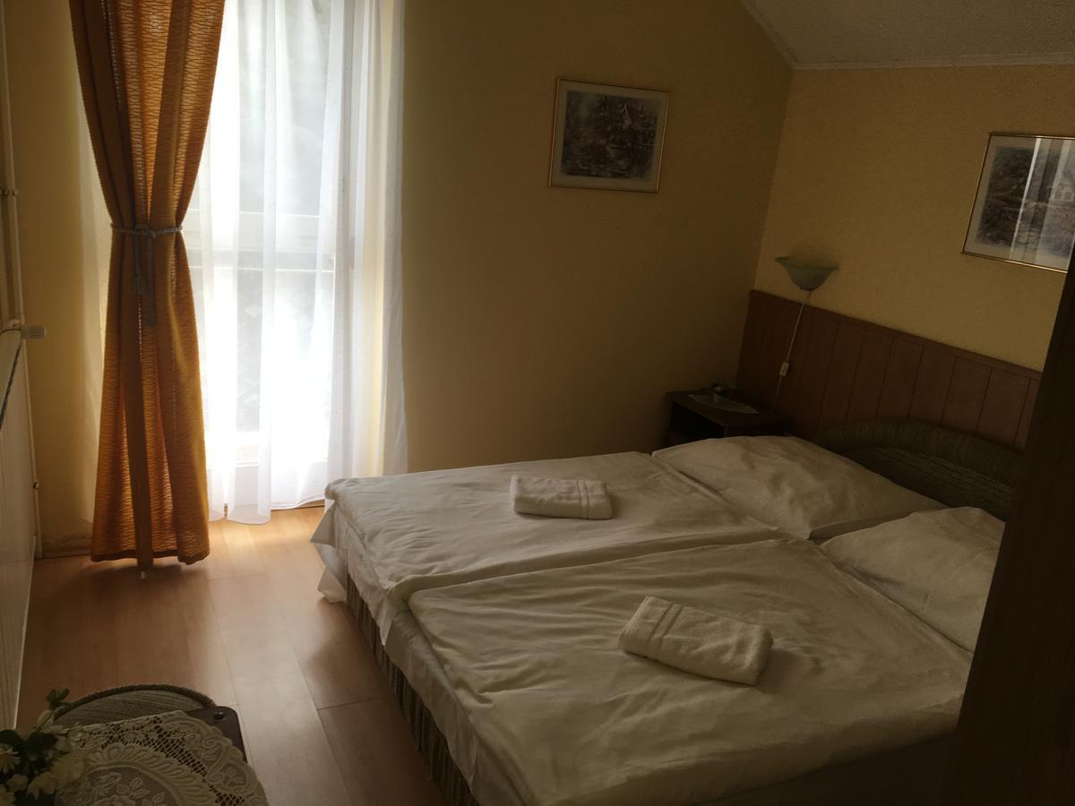 ジュール Muskatli Panzio Bed & Breakfast エクステリア 写真
