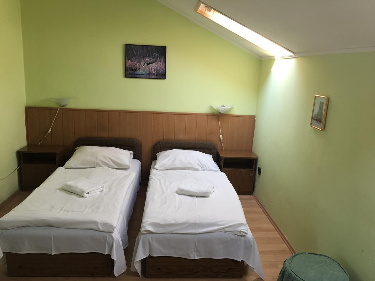 ジュール Muskatli Panzio Bed & Breakfast エクステリア 写真