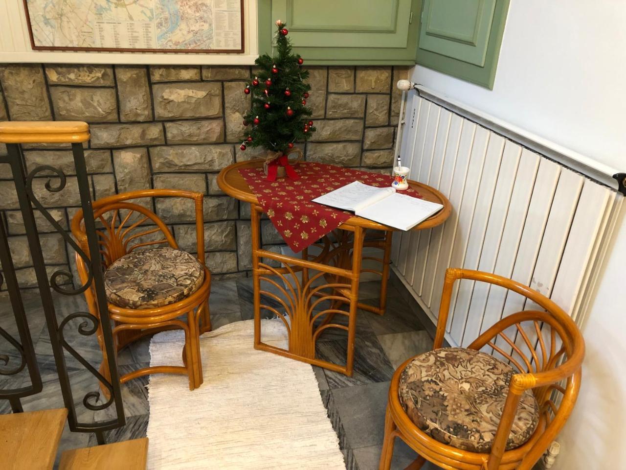 ジュール Muskatli Panzio Bed & Breakfast エクステリア 写真